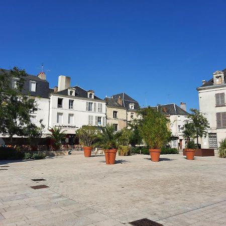 *Appartement Au Bout Du Monde Thouars* Екстер'єр фото