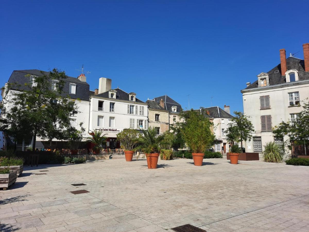 *Appartement Au Bout Du Monde Thouars* Екстер'єр фото